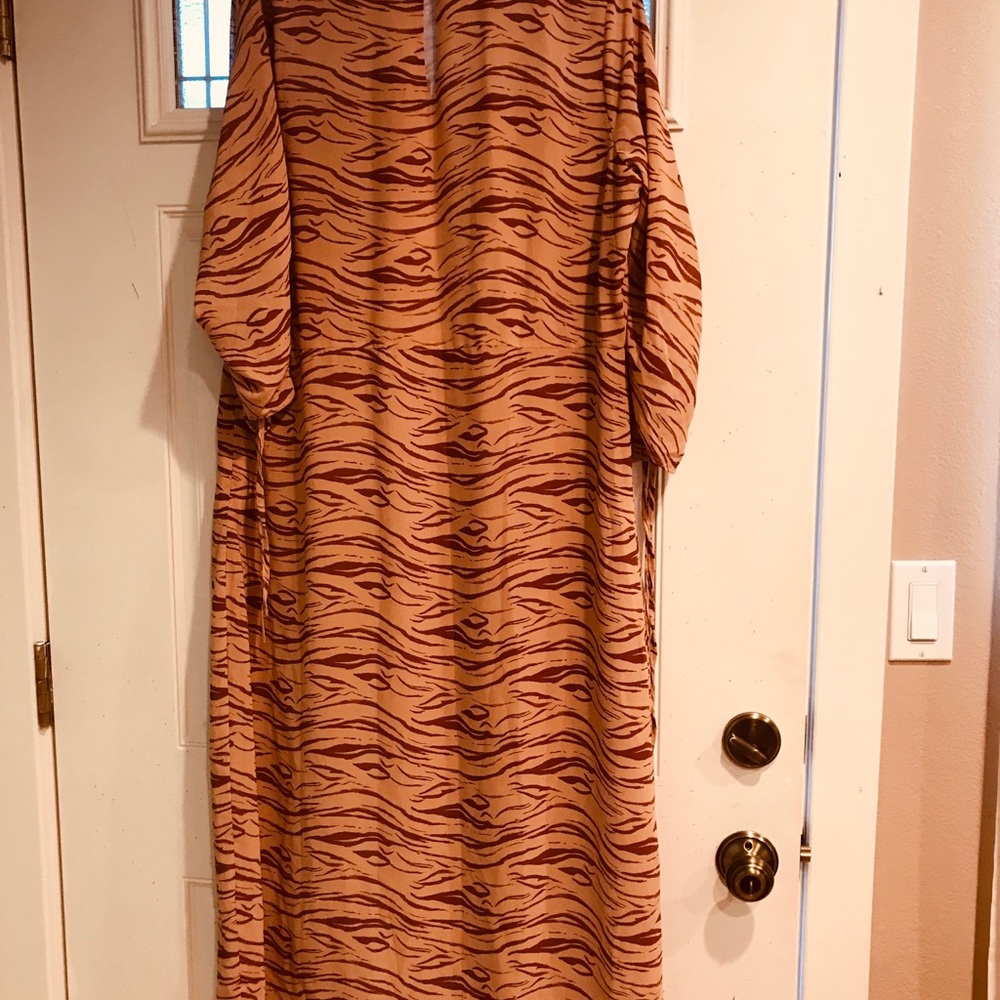 Dress - Picture 2 of 4